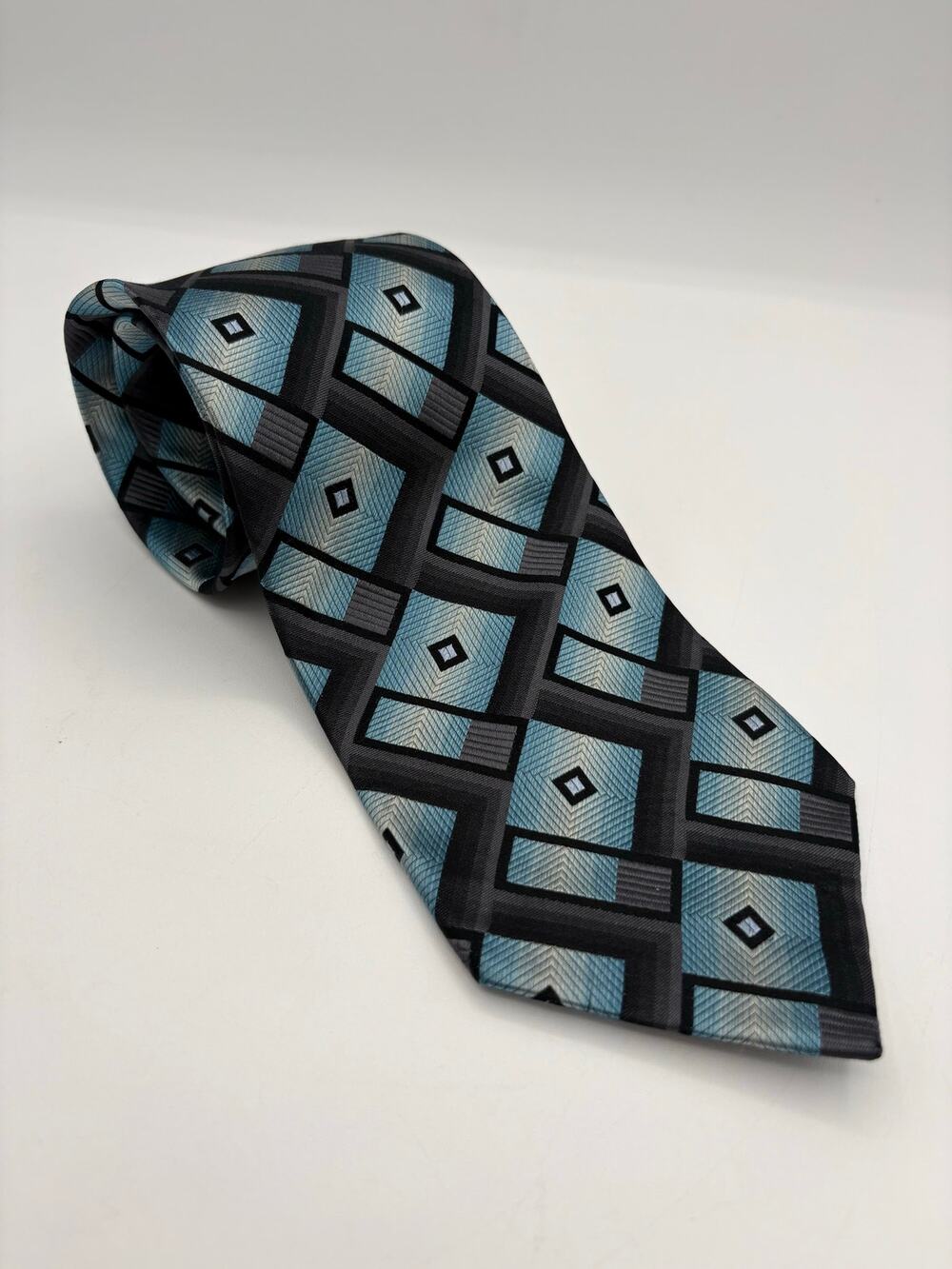 Concepts by Claiborne Blue & Black Diamond Print Necktie 100% Silk Corpcore Tie